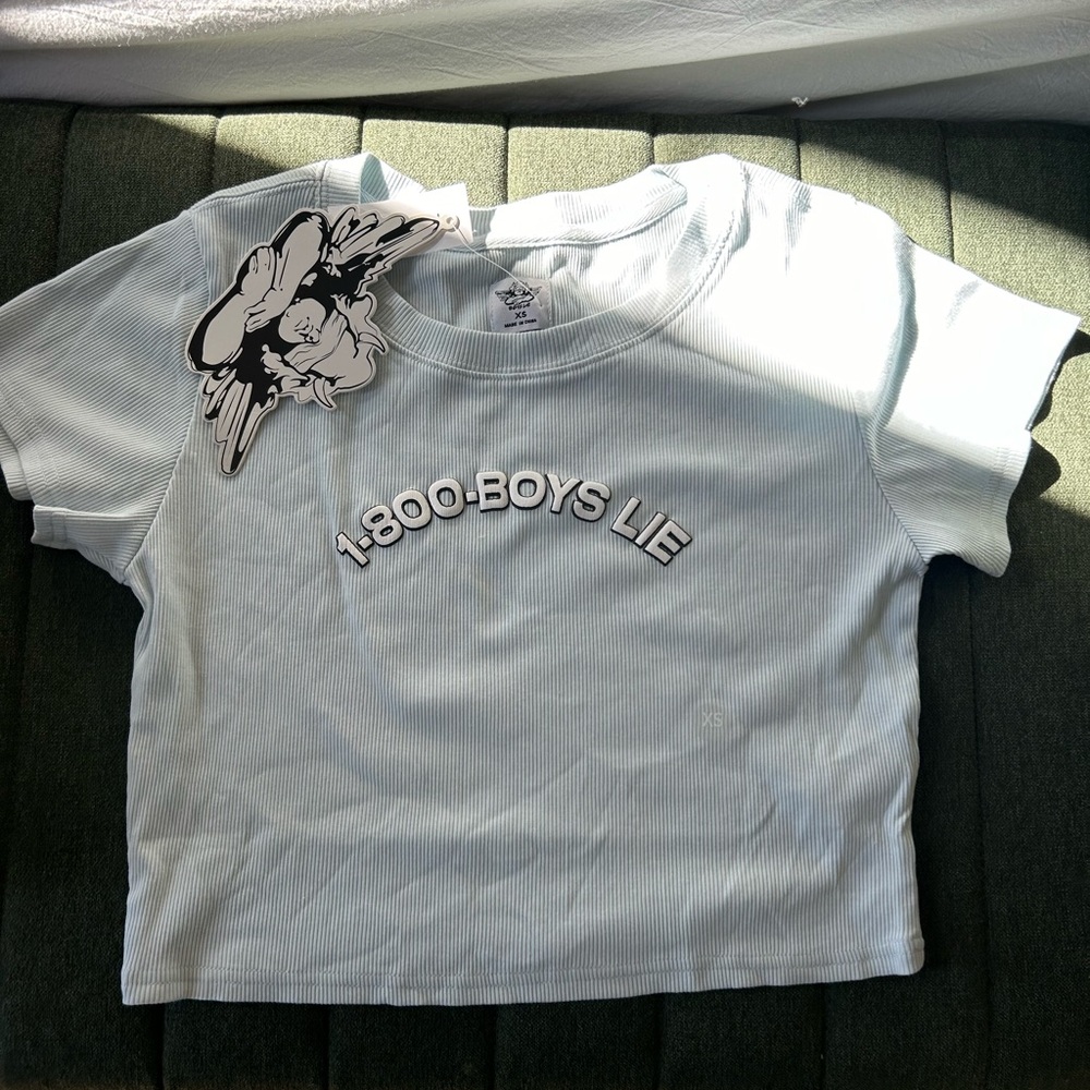 XS 1-800-BOYS-LIE baby blue crop top